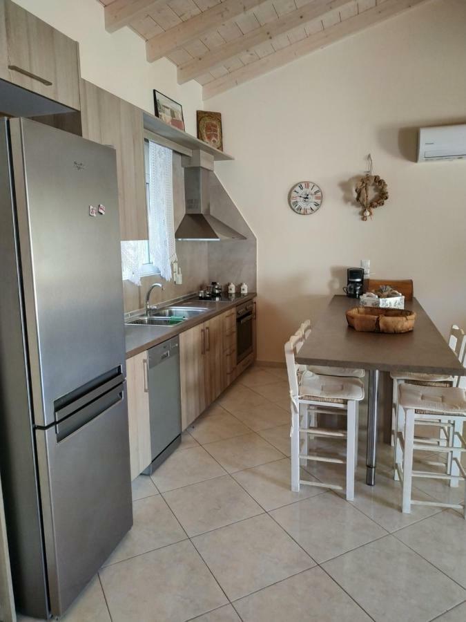 Alexandra Apartment Artemida  Ngoại thất bức ảnh