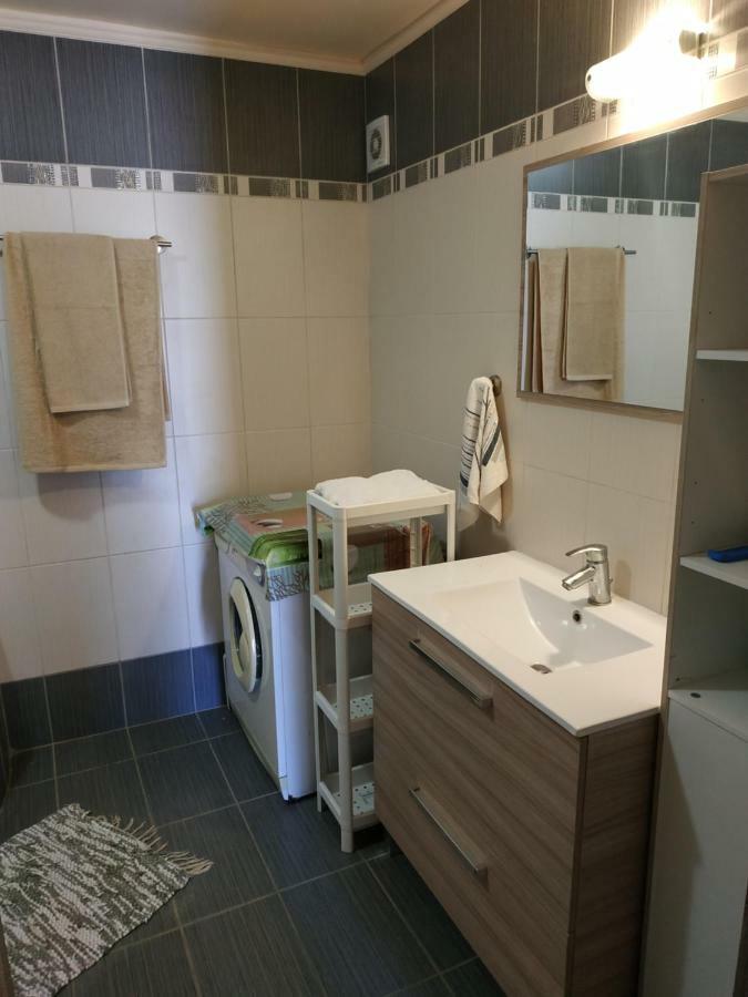 Alexandra Apartment Artemida  Ngoại thất bức ảnh